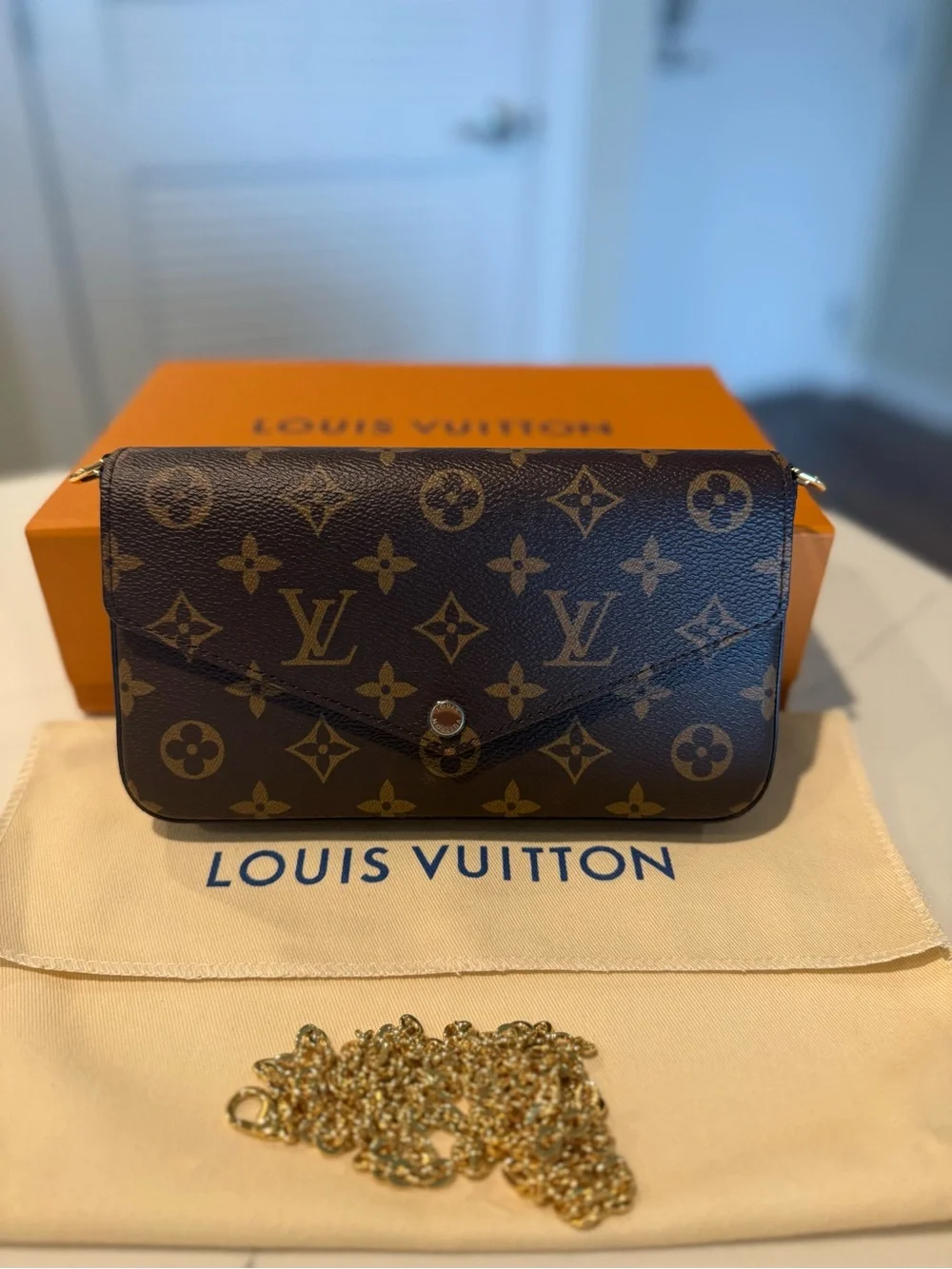 Louis Vuitton Pochette Félicie Monogram Brown - Great Condition